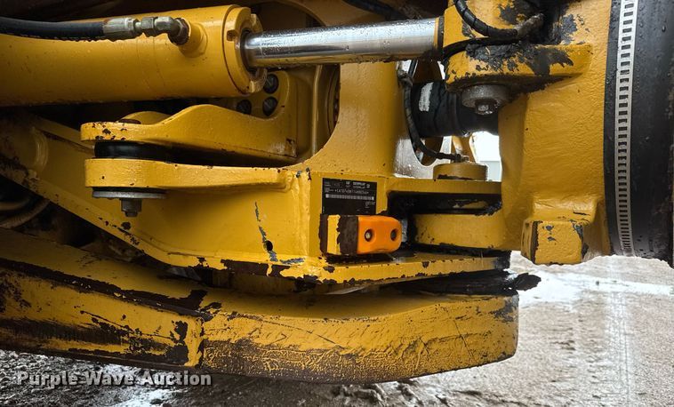 image for item DY0161 2011 Caterpillar 740B articulated haul truck