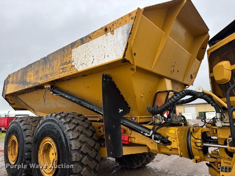 image for item DY0161 2011 Caterpillar 740B articulated haul truck