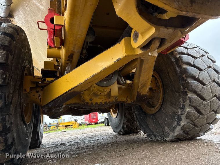 image for item DY0161 2011 Caterpillar 740B articulated haul truck