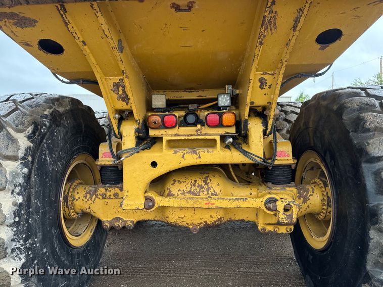 image for item DY0161 2011 Caterpillar 740B articulated haul truck