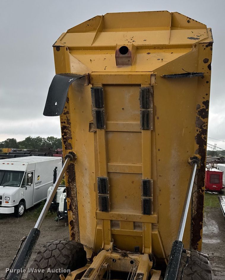 image for item DY0161 2011 Caterpillar 740B articulated haul truck