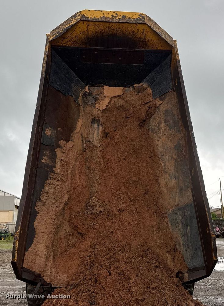 image for item DY0161 2011 Caterpillar 740B articulated haul truck