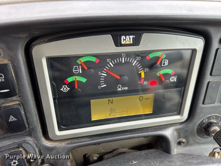 image for item DY0161 2011 Caterpillar 740B articulated haul truck