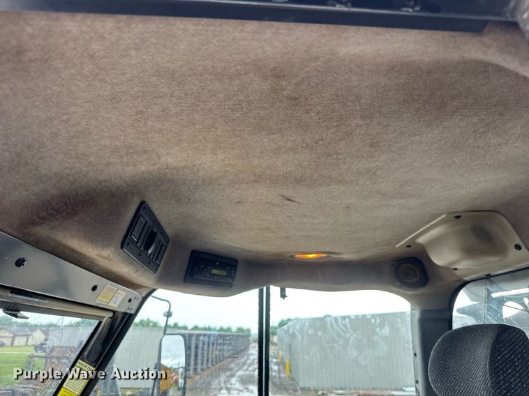 image for item DY0161 2011 Caterpillar 740B articulated haul truck