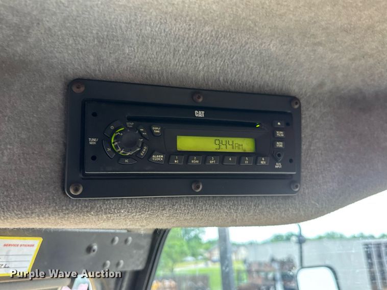 image for item DY0161 2011 Caterpillar 740B articulated haul truck