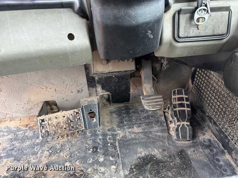 image for item DY0161 2011 Caterpillar 740B articulated haul truck