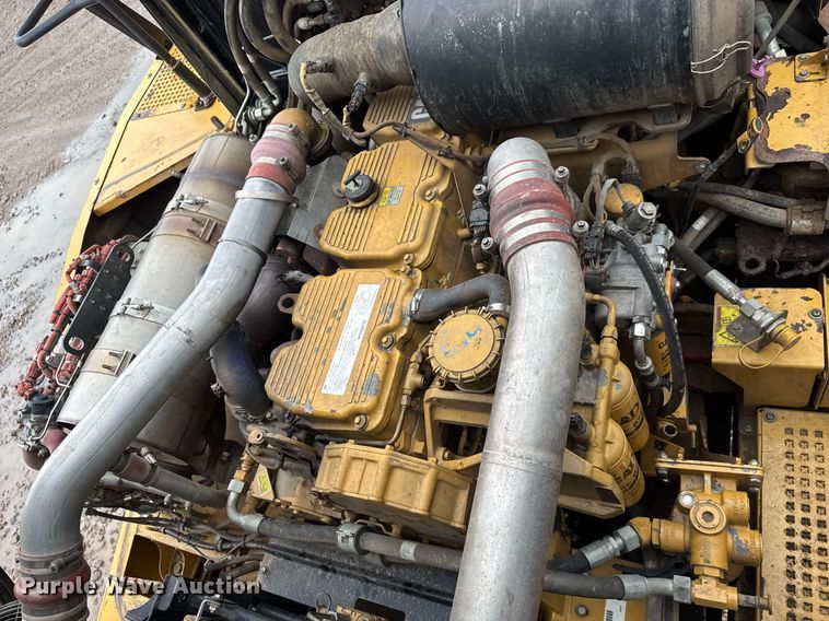 image for item DY0161 2011 Caterpillar 740B articulated haul truck