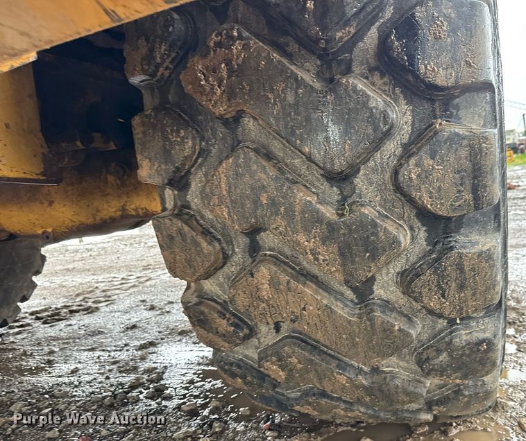 image for item DY0161 2011 Caterpillar 740B articulated haul truck