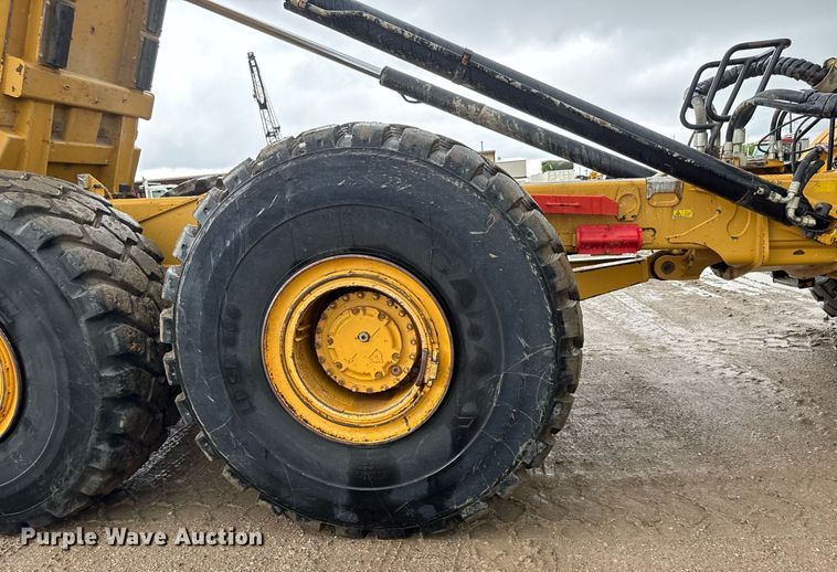 image for item DY0161 2011 Caterpillar 740B articulated haul truck