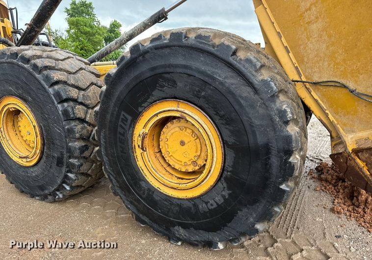 image for item DY0161 2011 Caterpillar 740B articulated haul truck