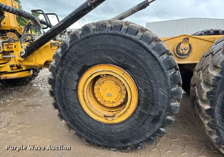 image for item DY0161 2011 Caterpillar 740B articulated haul truck