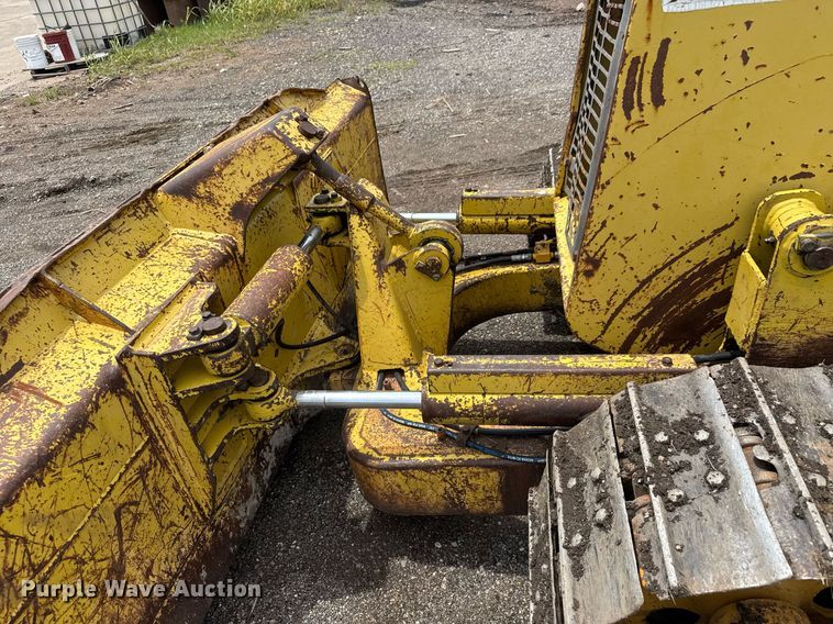 image for item DY0173 1996 Komatsu D37E-5 dozer