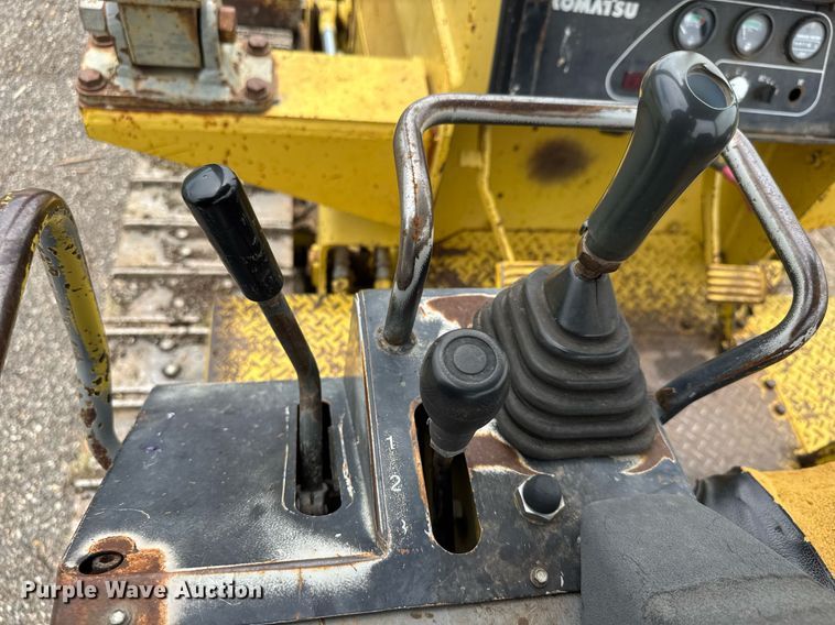 image for item DY0173 1996 Komatsu D37E-5 dozer