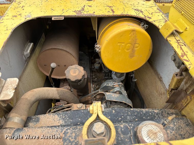 image for item DY0173 1996 Komatsu D37E-5 dozer