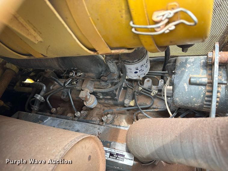 image for item DY0173 1996 Komatsu D37E-5 dozer