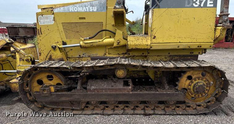 image for item DY0173 1996 Komatsu D37E-5 dozer
