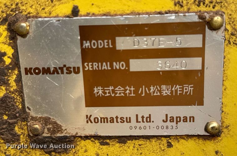 image for item DY0173 1996 Komatsu D37E-5 dozer