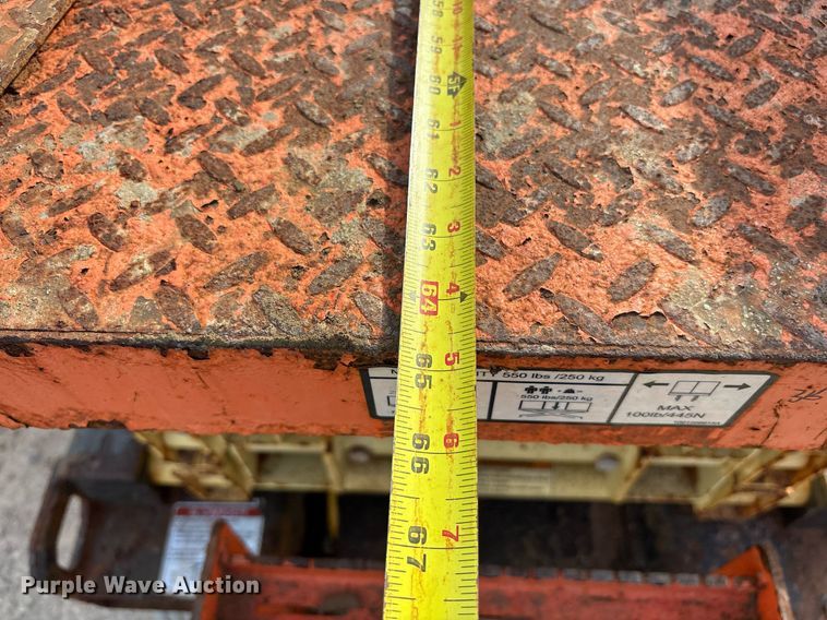 image for item DY0578 2017 JLG 1932R scissor lift