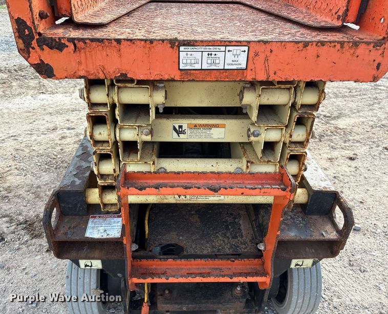 image for item DY0578 2017 JLG 1932R scissor lift