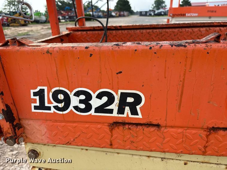 image for item DY0578 2017 JLG 1932R scissor lift