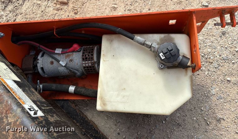 image for item DY0578 2017 JLG 1932R scissor lift