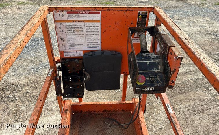 image for item DY0578 2017 JLG 1932R scissor lift