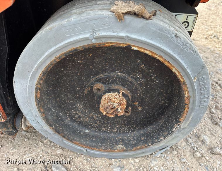 image for item DY0578 2017 JLG 1932R scissor lift