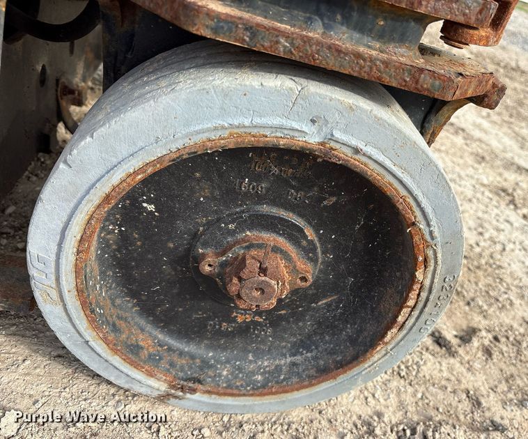 image for item DY0578 2017 JLG 1932R scissor lift