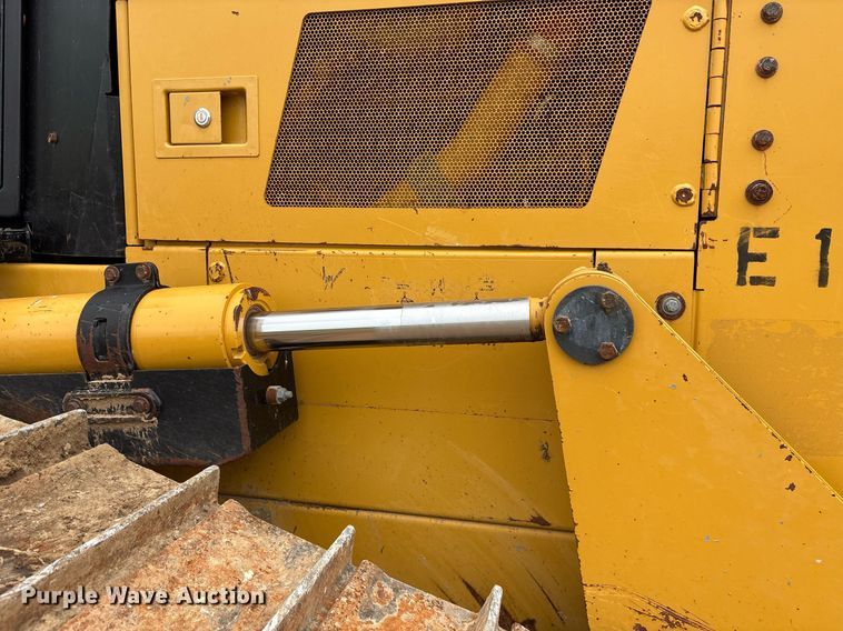 image for item DY0579 2017 Caterpillar D6N LGP dozer