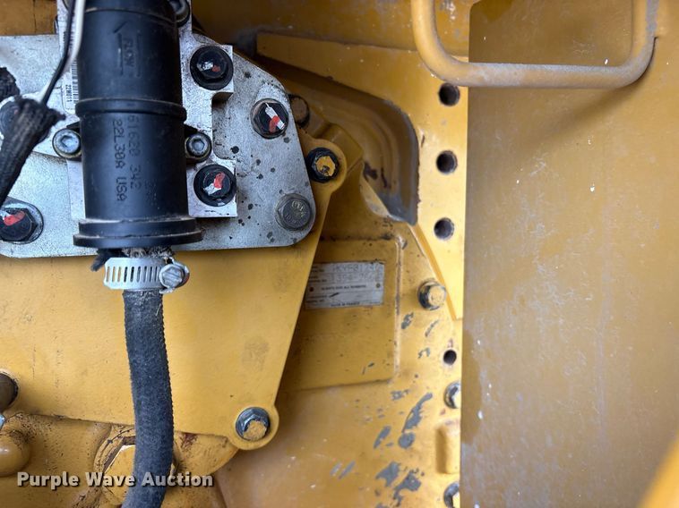 image for item DY0579 2017 Caterpillar D6N LGP dozer