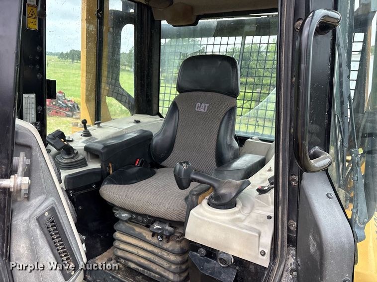 image for item DY0579 2017 Caterpillar D6N LGP dozer