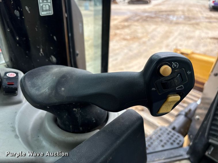 image for item DY0579 2017 Caterpillar D6N LGP dozer