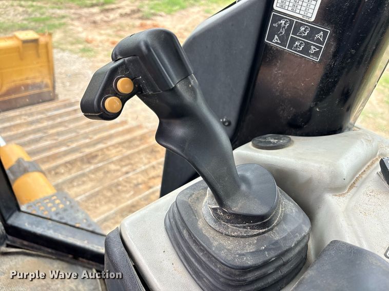 image for item DY0579 2017 Caterpillar D6N LGP dozer