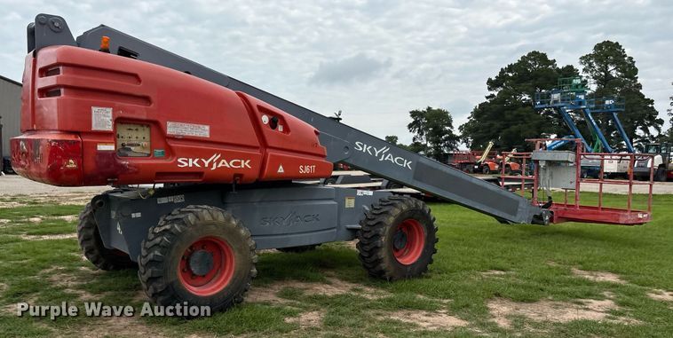 image for item DY0582 2014 Skyjack SJ61T boom lift