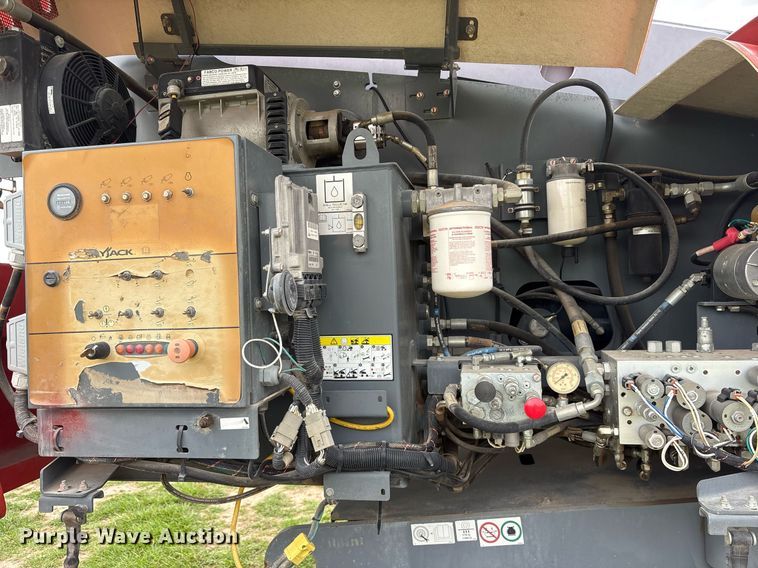 image for item DY0582 2014 Skyjack SJ61T boom lift