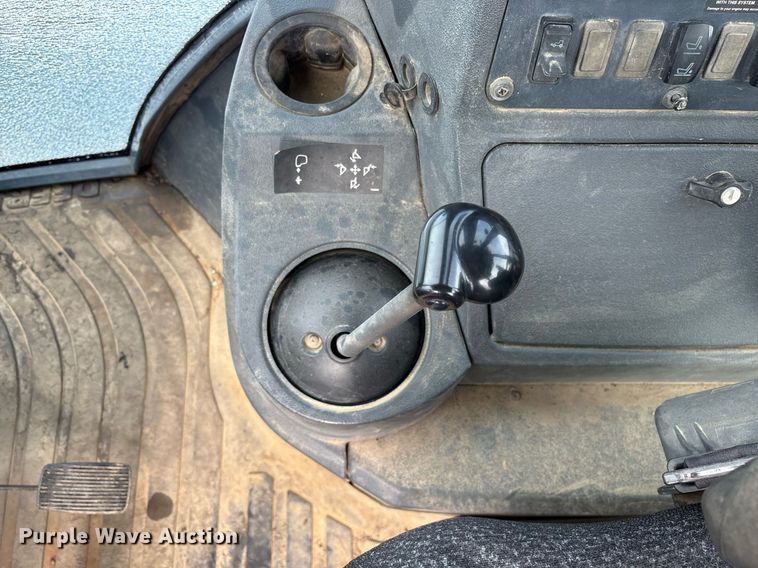 image for item DY0594 2014 John Deere 310SK backhoe