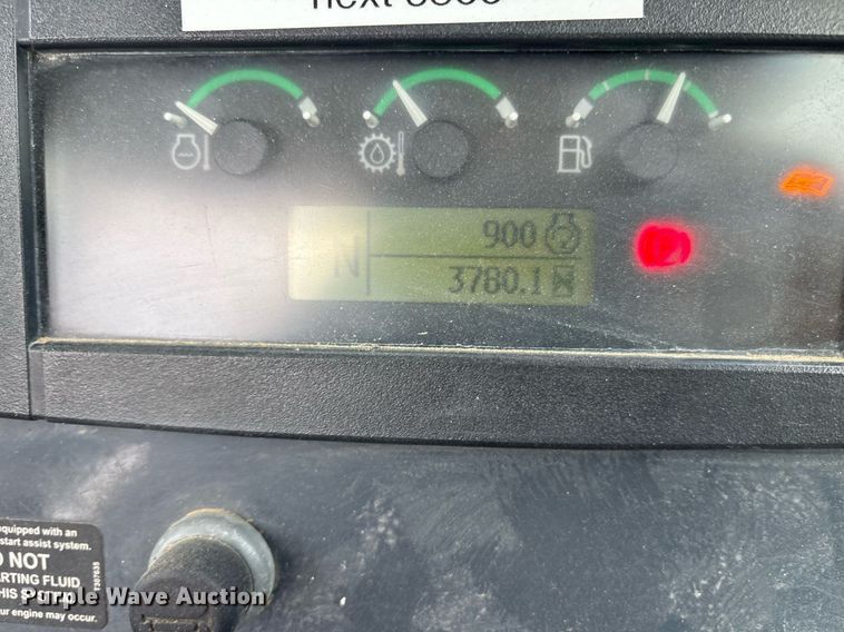 image for item DY0594 2014 John Deere 310SK backhoe