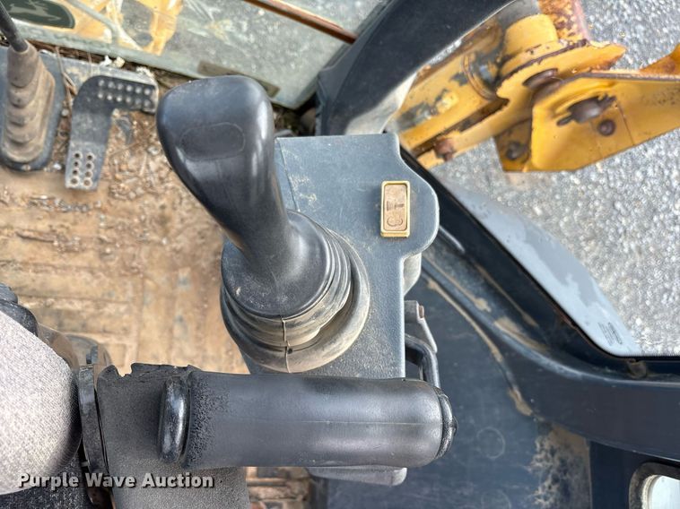 image for item DY0594 2014 John Deere 310SK backhoe