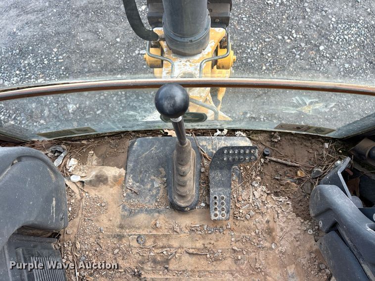 image for item DY0594 2014 John Deere 310SK backhoe