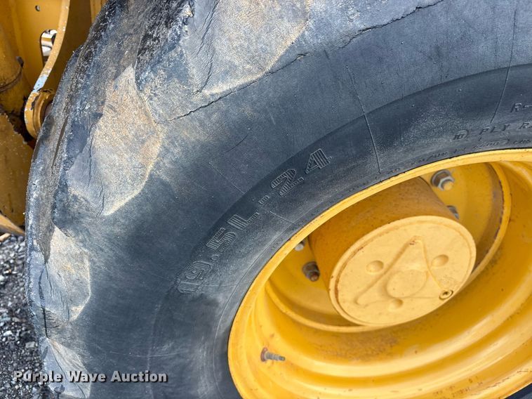 image for item DY0594 2014 John Deere 310SK backhoe