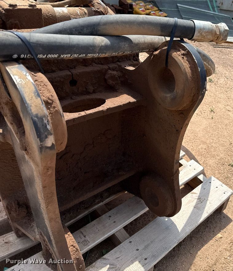 image for item DZ8487 2023 Rammer R25P breaker