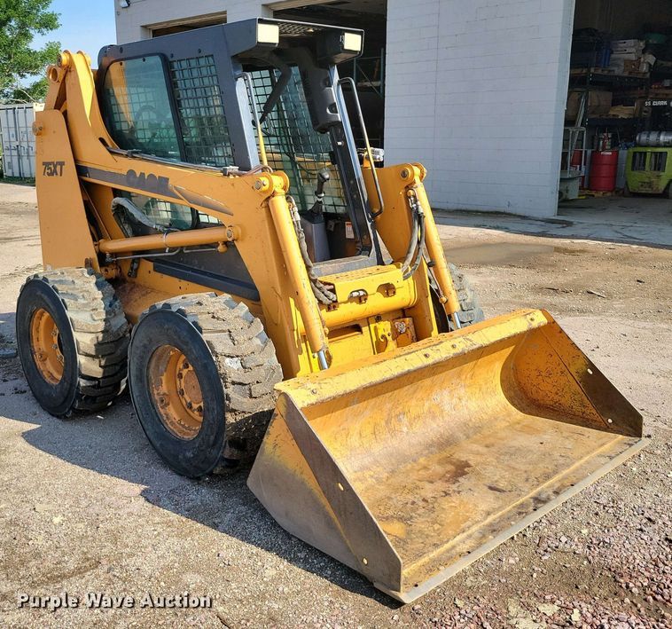 image for item EA2457 2003 Case 75XT skid steer loader