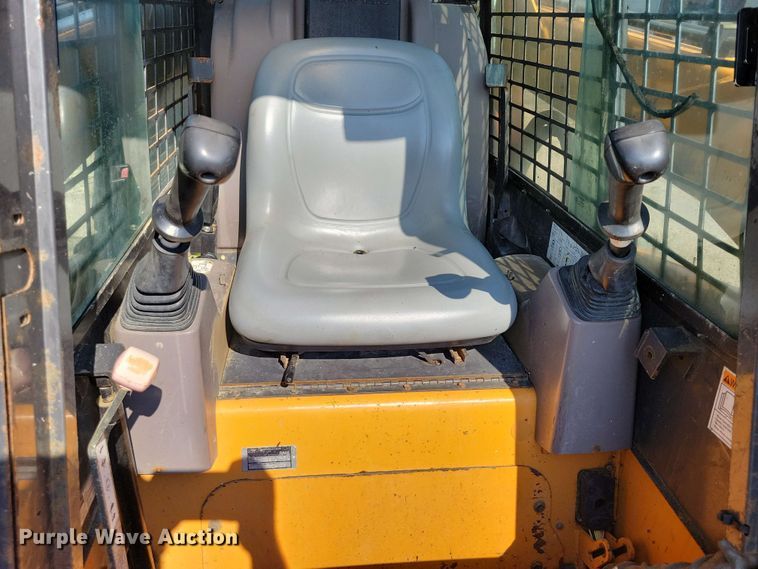 image for item EA2457 2003 Case 75XT skid steer loader
