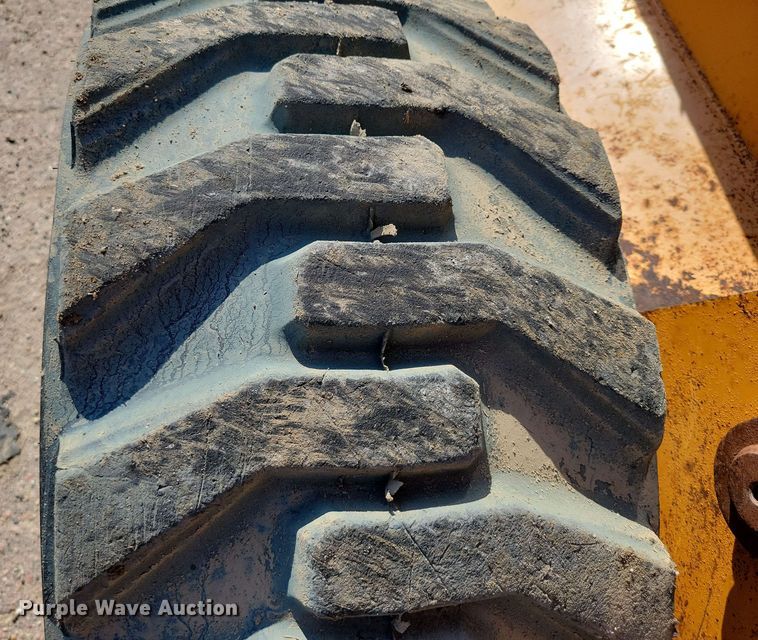 image for item EA2457 2003 Case 75XT skid steer loader