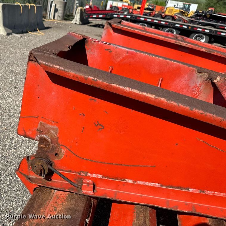 image for item EB2588 2000 Tow Master equipment trailer