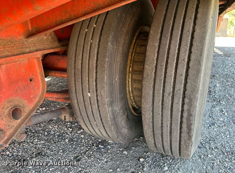 image for item EB2588 2000 Tow Master equipment trailer