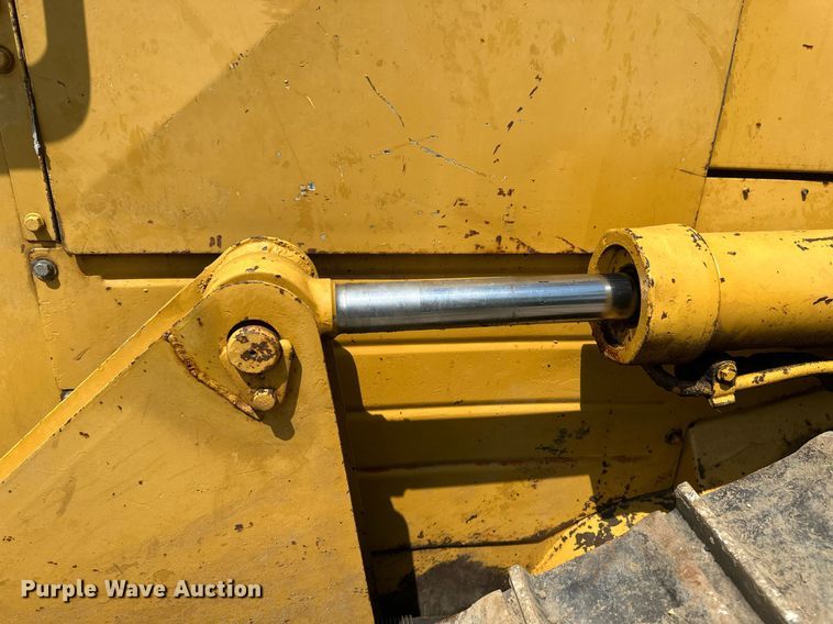 image for item EB2606 1986 Caterpillar D4H dozer