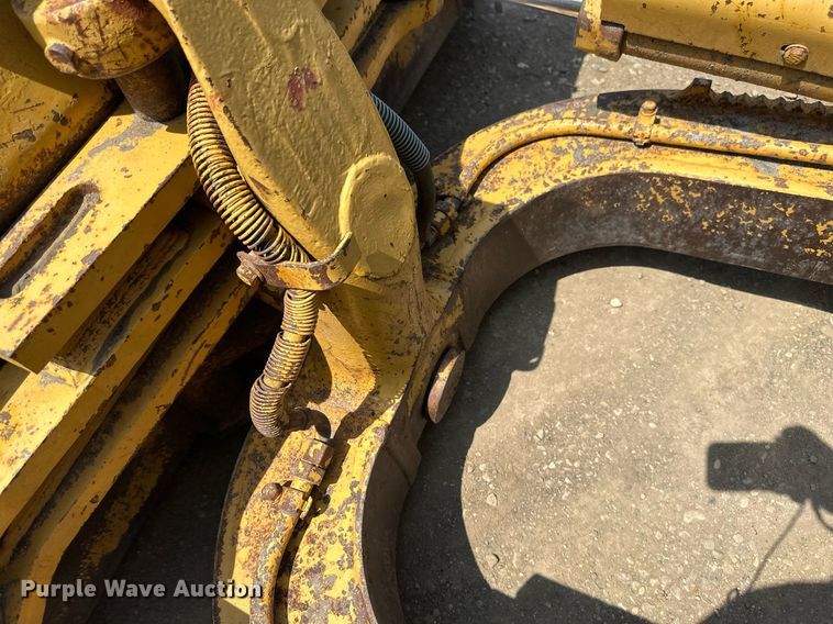 image for item EB2606 1986 Caterpillar D4H dozer