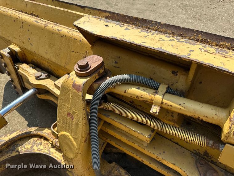 image for item EB2606 1986 Caterpillar D4H dozer
