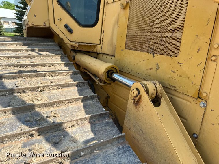 image for item EB2606 1986 Caterpillar D4H dozer
